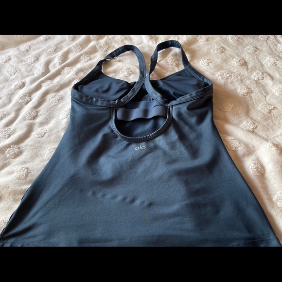 Alo tank top - Picture 2 of 15